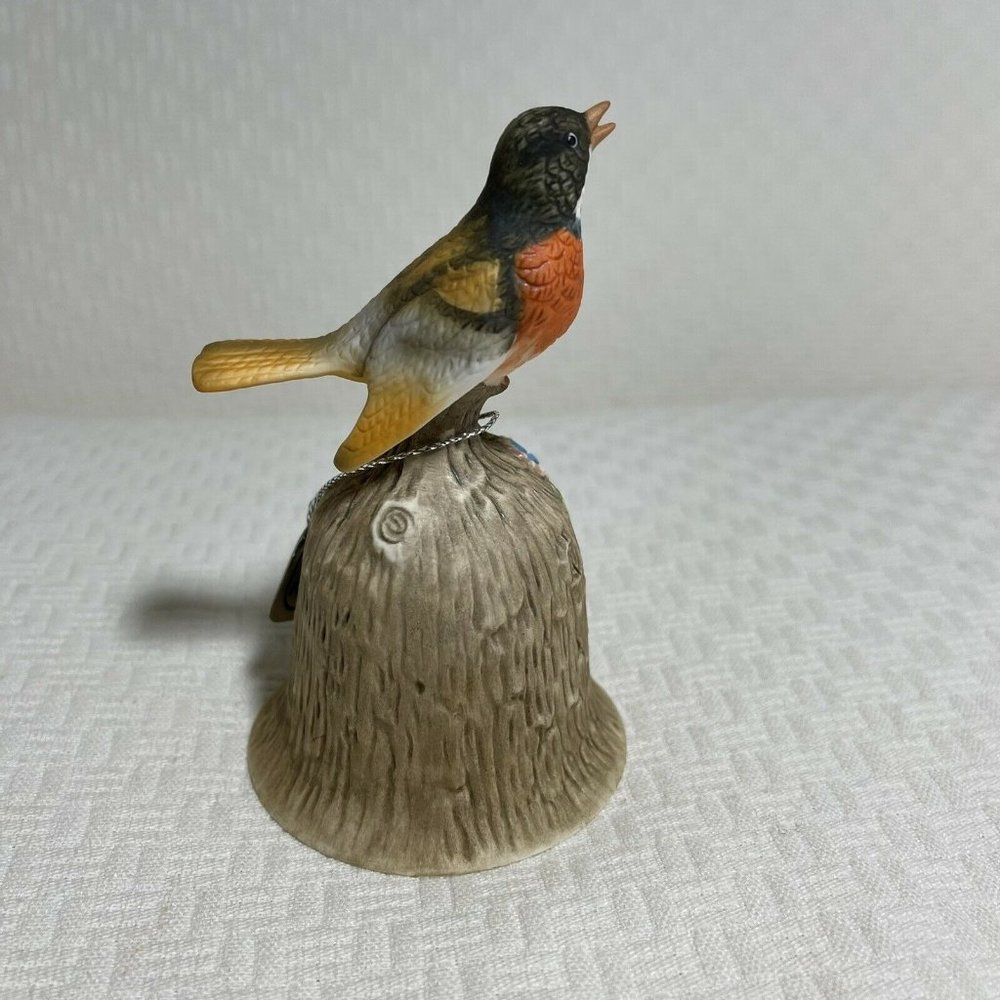 Towle Fine Bone China Robin Bird Bell Spring - Picture 5 of 9